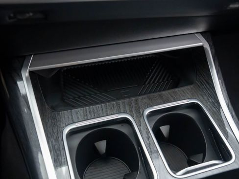 Used 2025 BMW 760i xDrive image 24