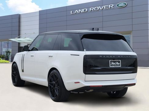 New 2026 Land Rover Range Rover Long Wheelbase SE image 4