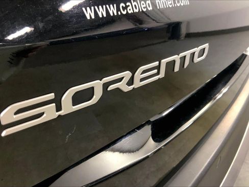 Certified 2024 Kia Sorento S image 8