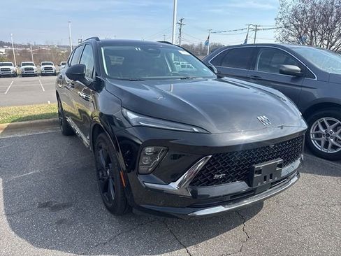 Certified 2025 Buick Envision Sport Touring image 2