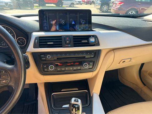 Used 2014 BMW 320i xDrive Sedan image 10