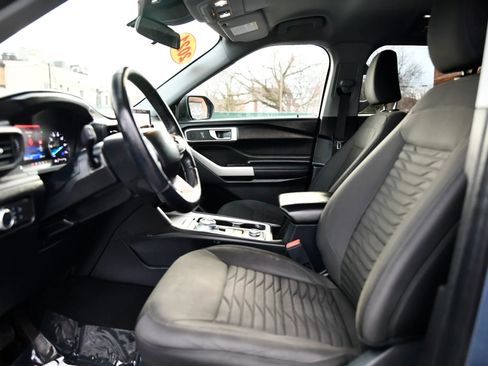 Used 2021 Ford Explorer XLT AWD/4WD image 14