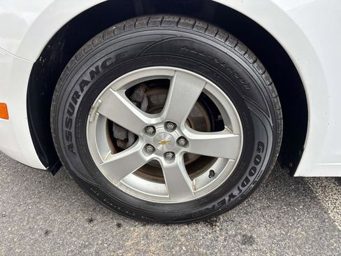 Used 2015 Chevrolet Cruze LT image 8