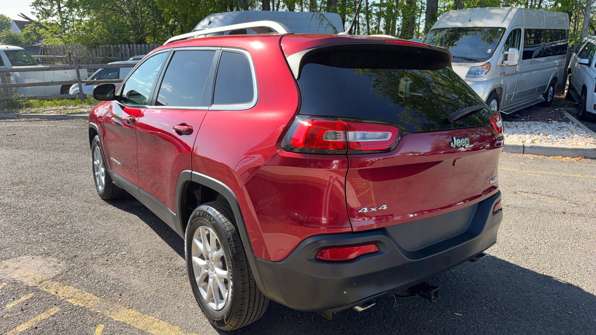 Used 2014 Jeep Cherokee Latitude w/ Cold Weather Group AWD/4WD image 7