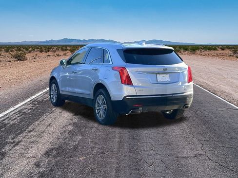 Used 2018 Cadillac XT5 Luxury w/ Driver Awareness Package image 14