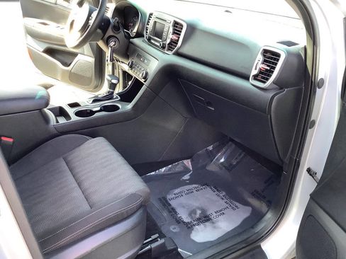 Used 2019 Kia Sportage LX image 25