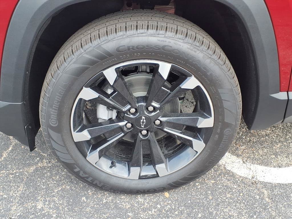 New 2027 Chevrolet Equinox RS w/ LPO, Floor Liner Package FWD image 11