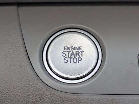 Used 2025 Hyundai Elantra Limited FWD image 34