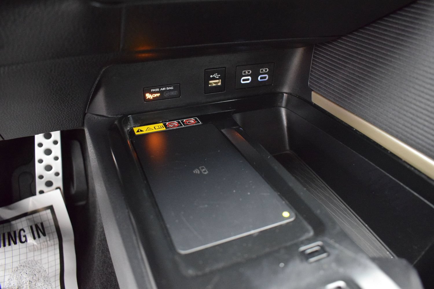 Used 2025 Toyota Camry SE FWD image 15
