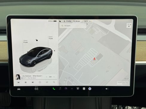 Used 2023 Tesla Model 3 Standard Range image 22