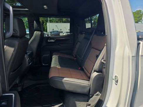 Certified 2023 Chevrolet Silverado 1500 High Country w/ High Country Premium Package AWD/4WD image 25