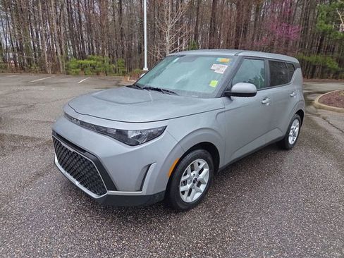 Used 2025 Kia Soul LX w/ LX Technology Package image 7