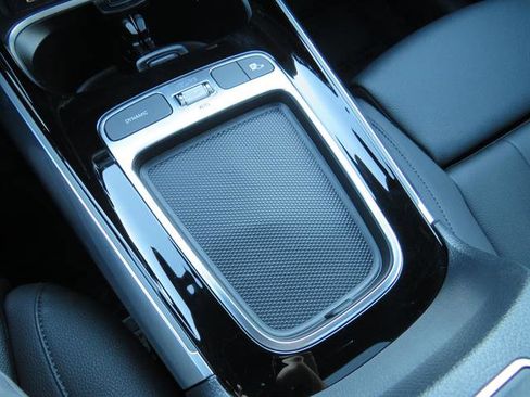 Used 2025 Mercedes-Benz GLA 250 4MATIC image 18