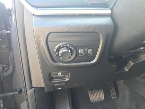 Used 2023 Jeep Grand Cherokee Laredo X AWD/4WD image 15