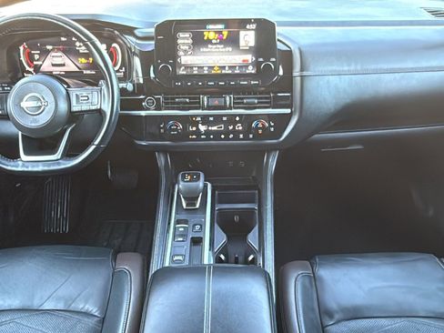 Used 2022 Nissan Pathfinder Platinum w/ Cargo Package image 18