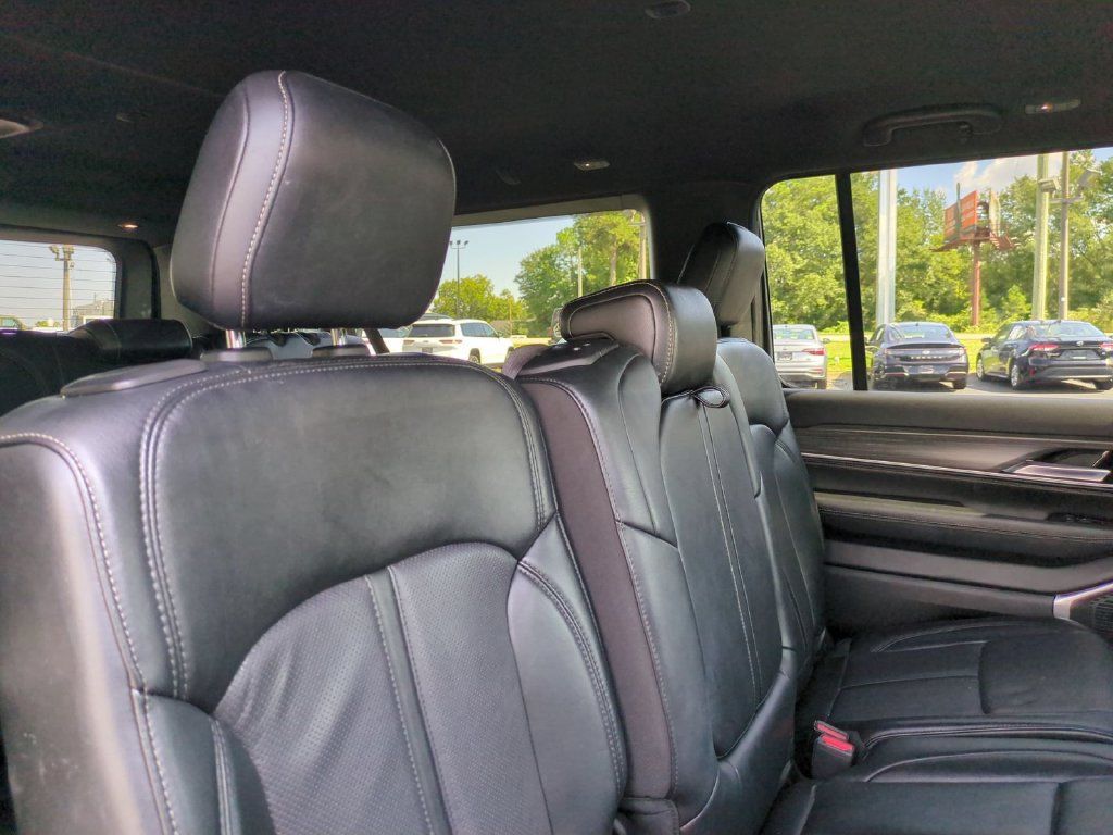 Used 2024 Jeep Wagoneer L Series II w/ Flexible Seating Group AWD/4WD image 34