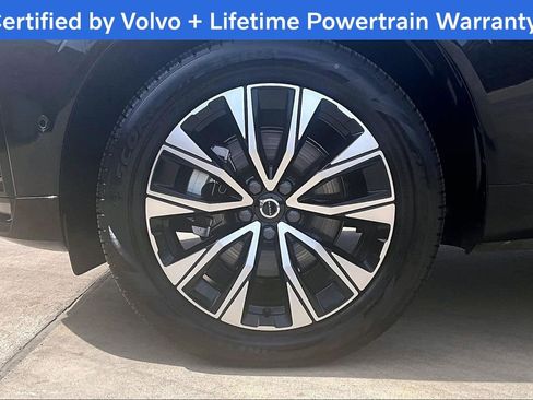 Used 2025 Volvo XC60 B5 Plus AWD/4WD image 12