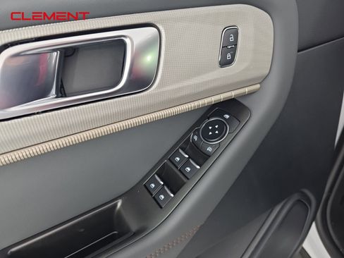 New 2026 Ford Explorer Active image 24