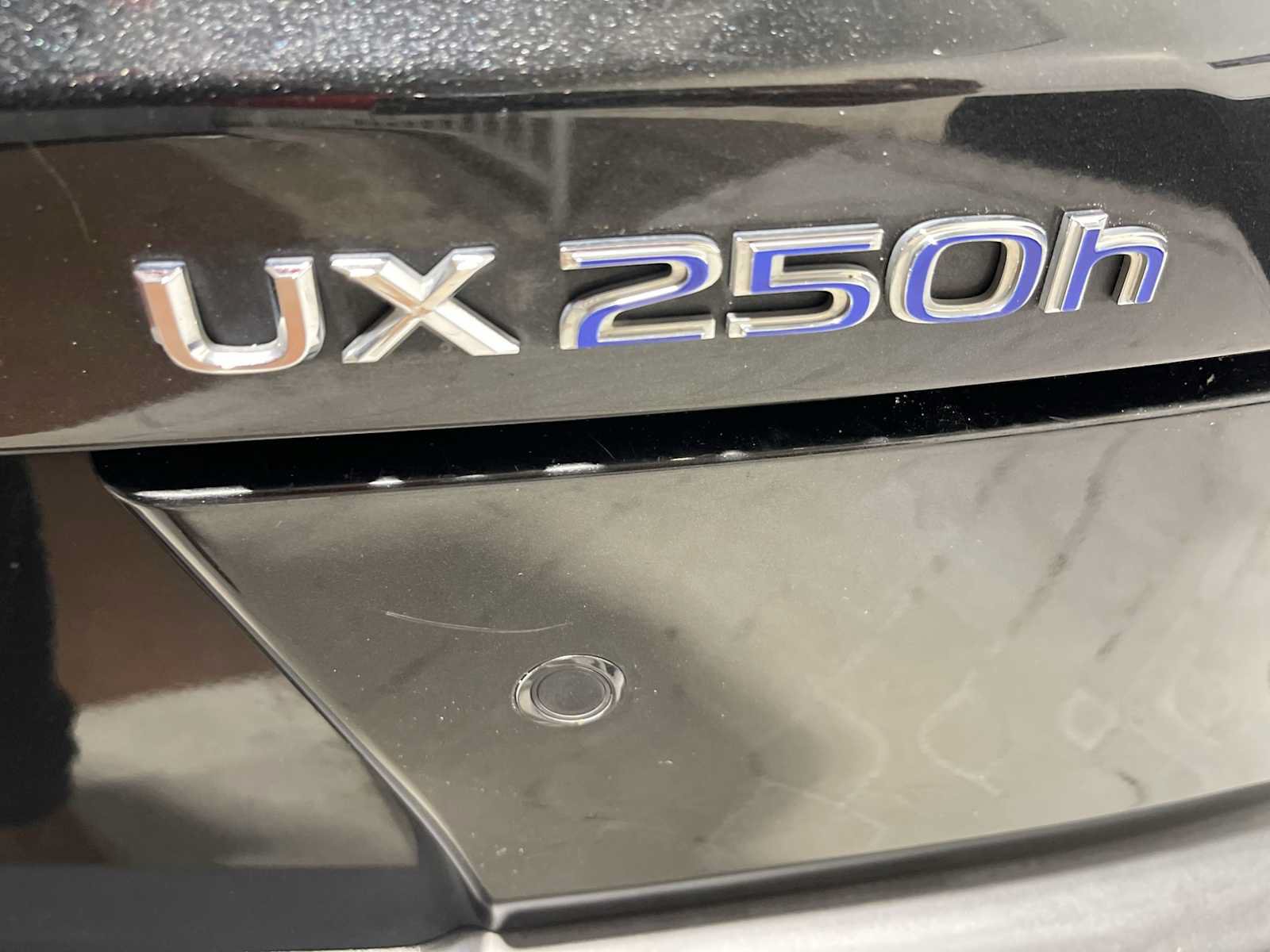 Used 2022 Lexus UX 250h w/ Premium Package AWD/4WD image 7