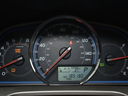 Used 2013 Toyota RAV4 Limited image 18