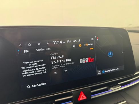 Used 2025 Hyundai Elantra Limited FWD image 19