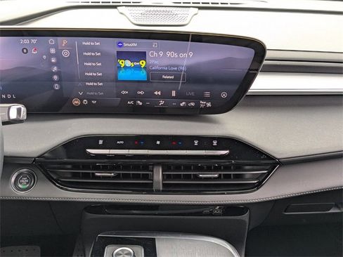 Used 2025 Buick Enclave Preferred image 17