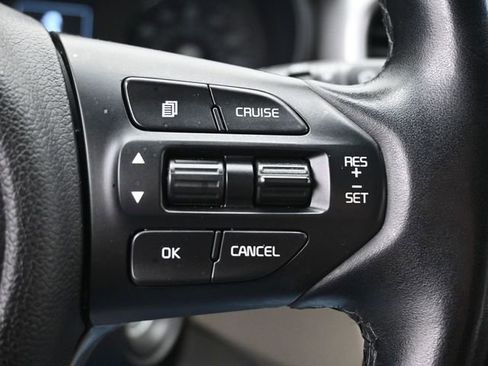 Used 2016 Kia Sorento LX w/ LX Convenience Package image 15