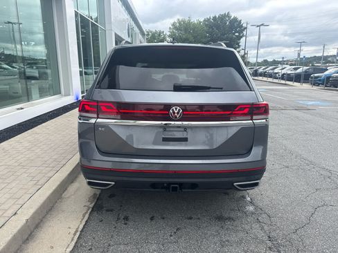 Used 2024 Volkswagen Atlas SE FWD image 6