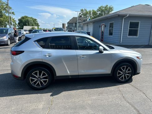 Used 2018 MAZDA CX-5 Touring w/ Preferred Equipment Package AWD/4WD image 8