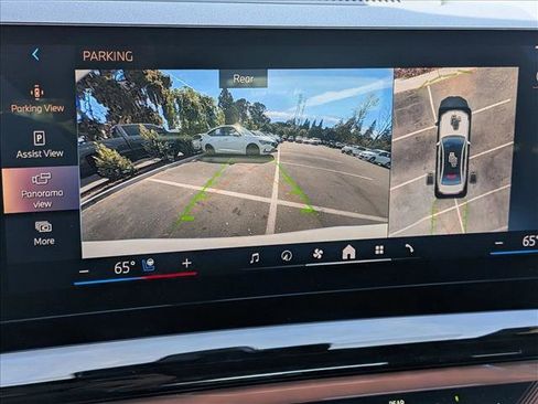 Used 2025 BMW i5 eDrive40i w/ Premium Package image 13