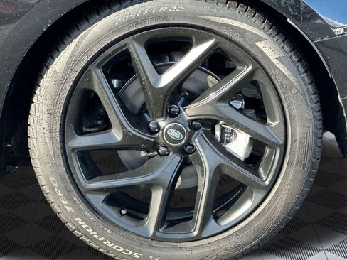 New 2025 Land Rover Range Rover Sport Dynamic SE AWD/4WD image 13