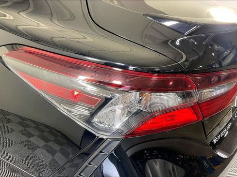 Used 2022 Toyota Camry SE FWD image 39