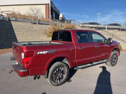 Used 2018 Nissan Titan PRO-4X w/ Pro-4x Convenience Package image 6