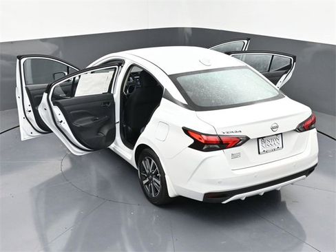 New 2025 Nissan Versa SV w/ Trunk Package image 42
