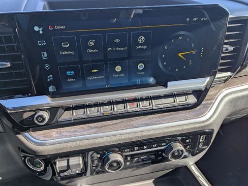 Used 2024 Chevrolet Silverado 2500 LTZ w/ LTZ Convenience Package image 15