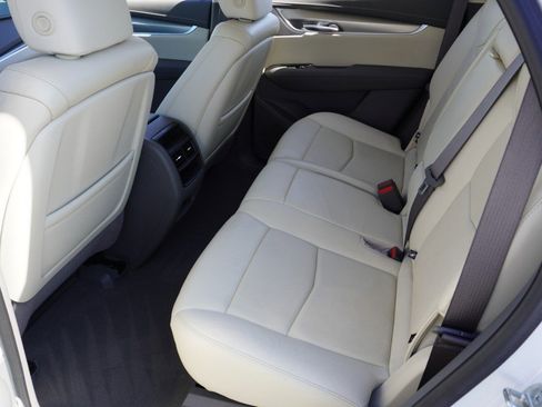 Used 2020 Cadillac XT5 Premium Luxury image 30