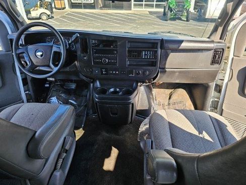 Used 2019 Chevrolet Express 3500 LT w/ LT Preferred Equipment Group RWD image 10
