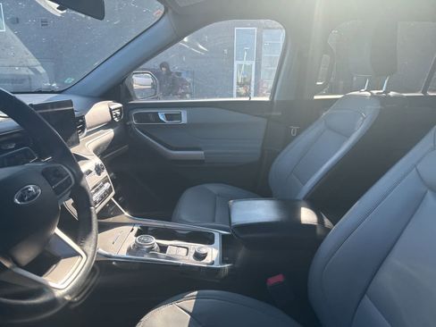 Used 2021 Ford Explorer XLT w/ Equipment Group 202A image 28