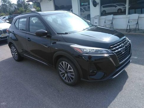 Used 2024 Nissan Kicks SR FWD image 1