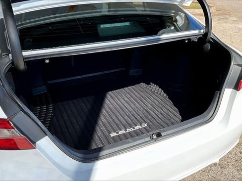 Used 2018 Toyota Camry SE image 34