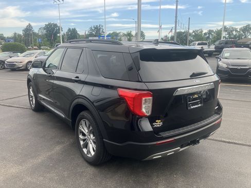 Used 2023 Ford Explorer XLT w/ Equipment Group 202A AWD/4WD image 5