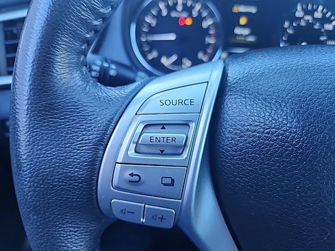 Used 2016 Nissan Rogue SL image 19