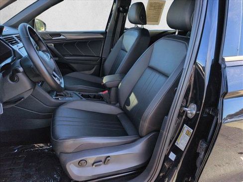 Used 2023 Volkswagen Tiguan SE R-Line image 16