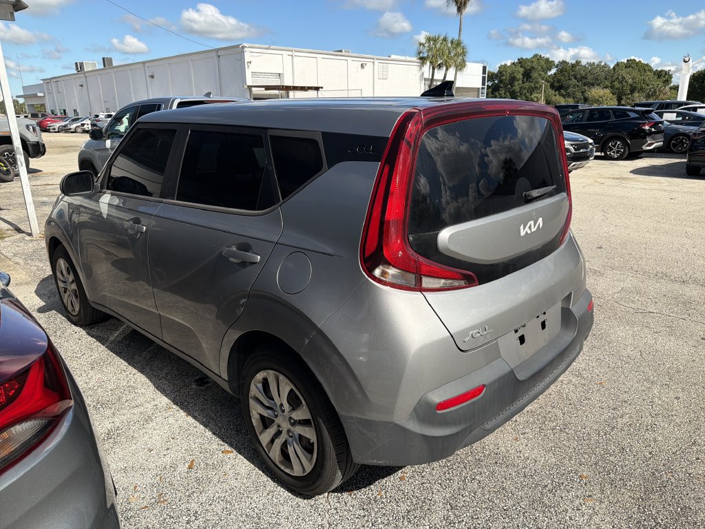 Certified 2022 Kia Soul LX FWD image 7