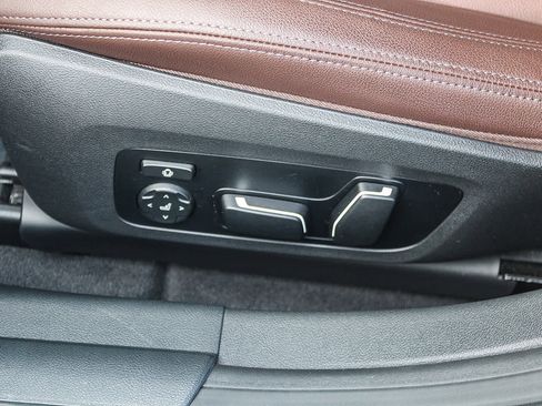 Used 2025 BMW i4 eDrive40 w/ Premium Package image 21