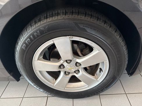 Used 2015 Chevrolet Cruze LT w/ Sun And Sound Package FWD image 9