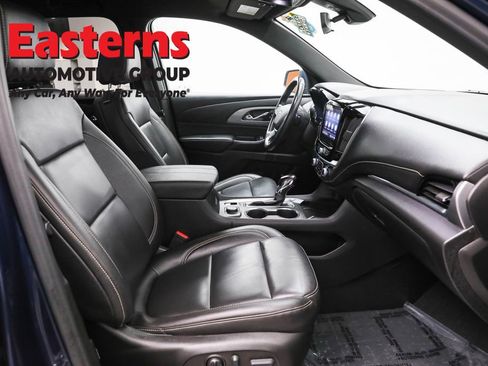 Used 2022 Chevrolet Traverse LT image 24