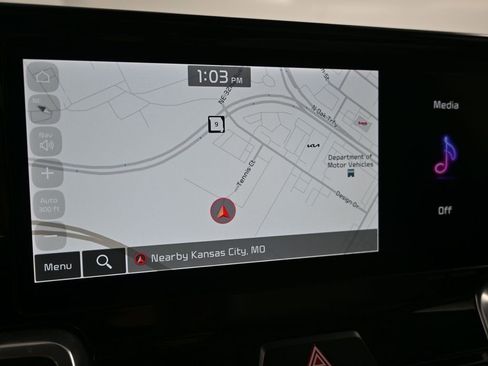 Certified 2023 Kia Sorento SX image 17