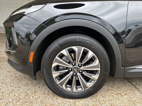Used 2025 Buick Envision Preferred AWD/4WD image 32