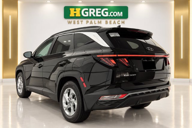 Used 2023 Hyundai Tucson SEL FWD image 2